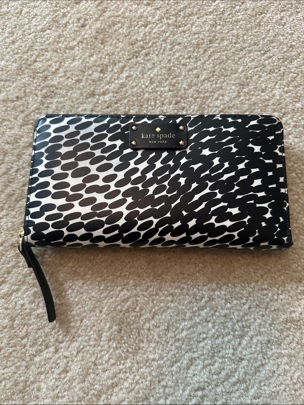 Kate Spade Black and White Dotted Zip Wallet